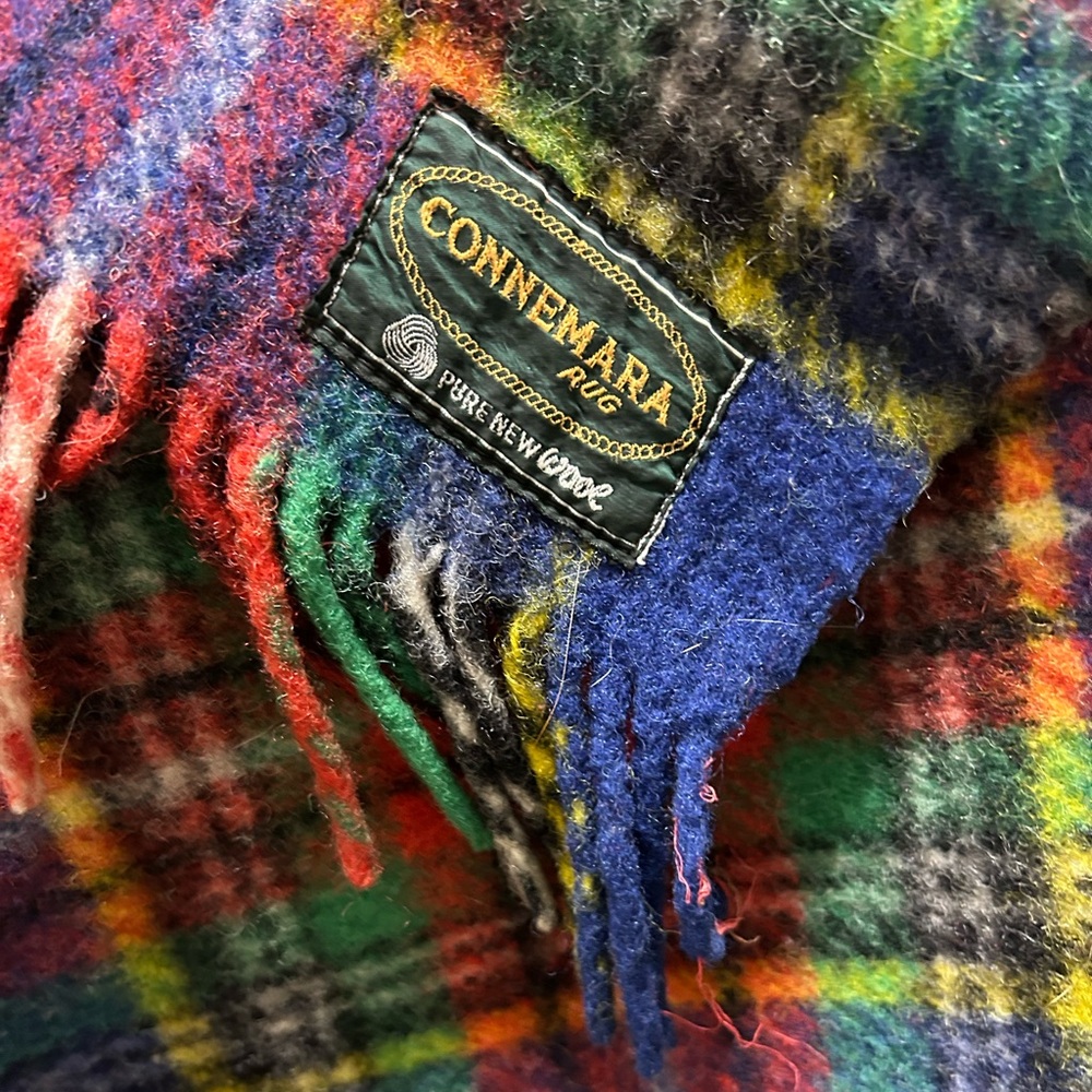 Vintage Connemara Rug
100% Wool Blanket with Fringe - Picture 8 of 12